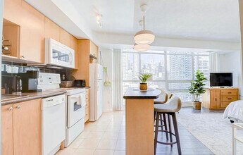 81 Bay St., Unit SI ID1497885P in Toronto, ON - Building Photo - Building Photo