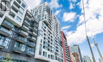 576 Front St W in Toronto, ON - Building Photo