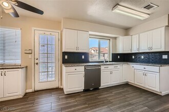 6568 Lemitar Dr in Las Vegas, NV - Building Photo - Building Photo