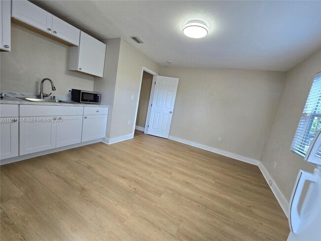 13340 NE 16th Ave in North Miami, FL - Building Photo - Building Photo