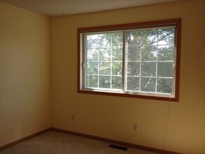 1986 Jan Echo Trail in Eagan, MN - Building Photo - Building Photo