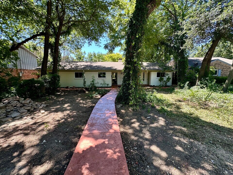 1616 Aldridge Dr in Plano, TX - Building Photo