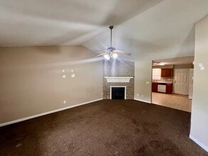 180 Stone Henge Ln in Jacksboro, TN - Building Photo - Building Photo