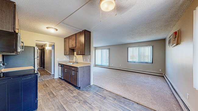 Meadowview in Anoka, MN - Building Photo - Building Photo