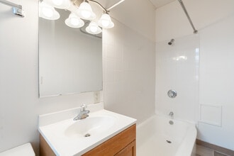 Willett Apartments in Albany, NY - Building Photo - Interior Photo