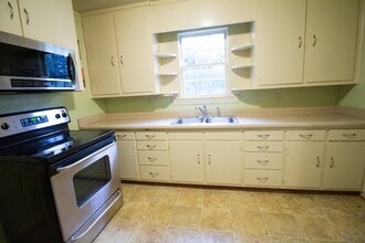 1510 E Moore Ave in Searcy, AR - Foto de edificio - Building Photo