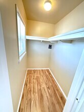 180 Glover Ave, Unit 1/2 in Chula Vista, CA - Foto de edificio - Building Photo