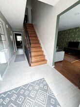 5107 Cliffhaven Dr in Annandale, VA - Foto de edificio - Building Photo