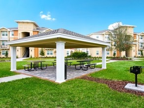 Osceola Pointe Apartment Homes in Kissimmee, FL - Building Photo - Building Photo