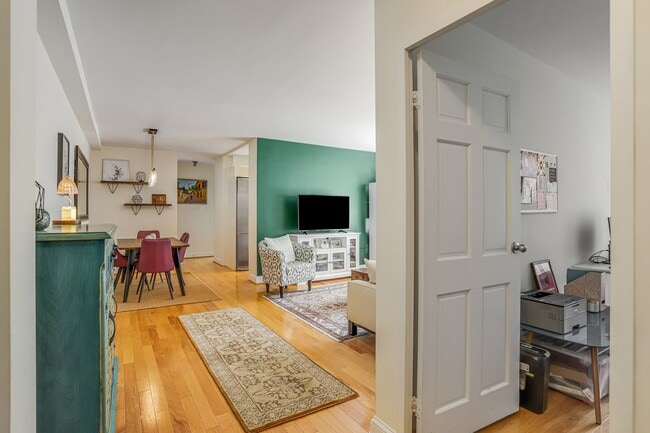 property at 4100 W St NW