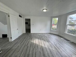 619 13th Ave in Rock Island, IL - Building Photo - Building Photo
