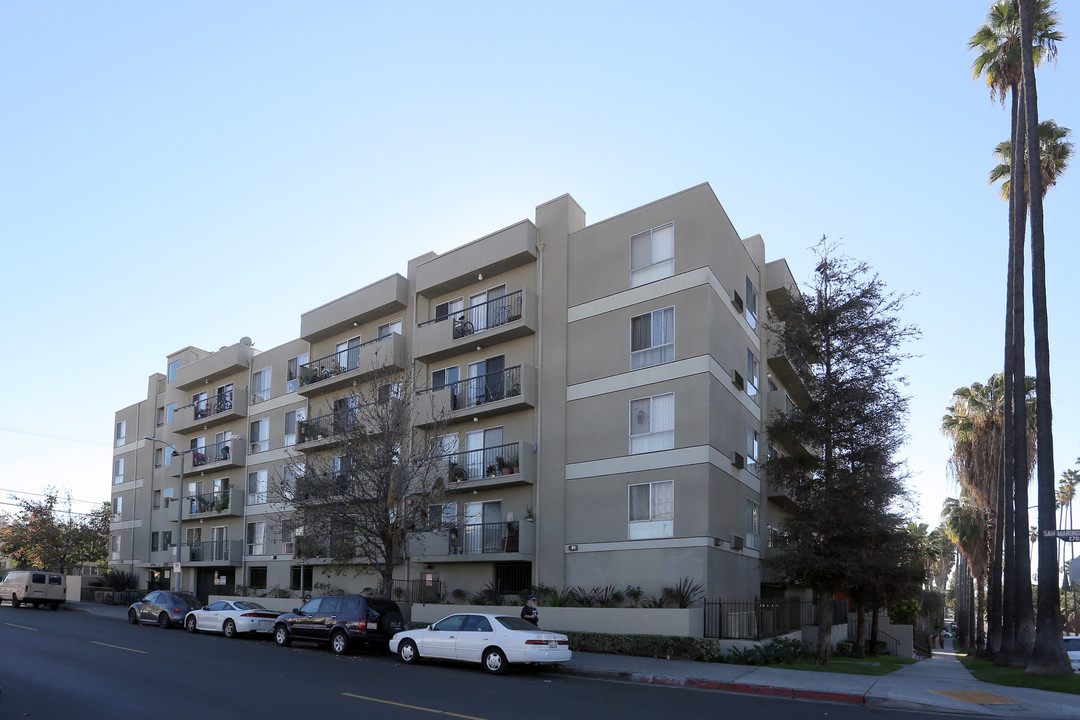 San Marino Court Apartments in Los Angeles, CA - Building Photo