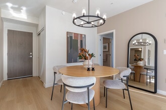 32110 Hillcrest Av in Abbotsford, BC - Building Photo - Building Photo