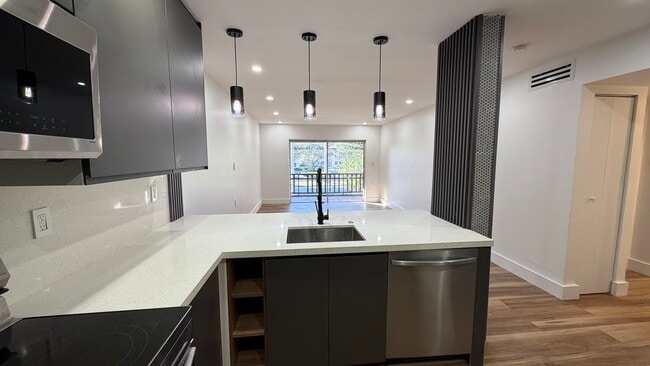 11217 SW 88th St, Unit C202 in Miami, FL - Foto de edificio - Building Photo