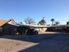 521 W Highland Ave in Phoenix, AZ - Foto de edificio - Building Photo