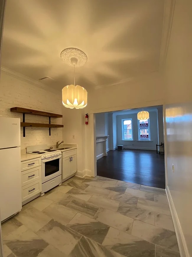 2700 Saint Paul St, Unit 3 in Baltimore, MD - Foto de edificio - Building Photo