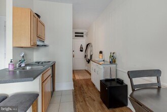 1324 Locust St in Philadelphia, PA - Building Photo - Building Photo