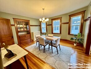 324 Beech St, Unit 1 in Boston, MA - Building Photo - Building Photo