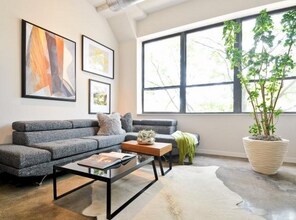 1300 W Randolph St in Chicago, IL - Building Photo - Building Photo