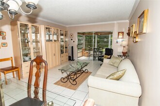 5003 NW 35th St in Lauderdale Lakes, FL - Building Photo - Building Photo