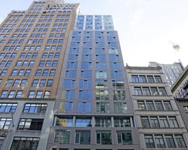 241 5th Ave in New York, NY - Building Photo - Building Photo