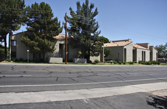 Cottonwood Condominiums in Mesa, AZ - Building Photo - Building Photo