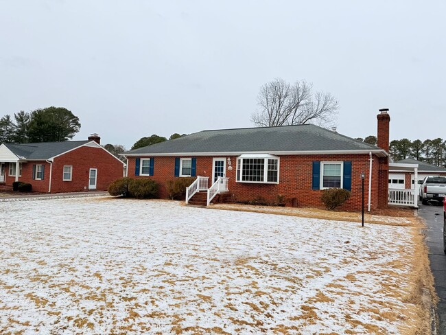 8276 Franklin Ln in Mechanicsville, VA - Building Photo - Building Photo