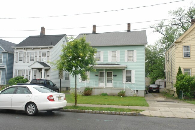 217 Washington St in Perth Amboy, NJ - Foto de edificio - Building Photo
