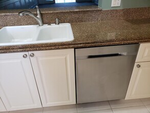 36 Harbour Isle Dr W-Unit -304 in Fort Pierce, FL - Building Photo - Building Photo