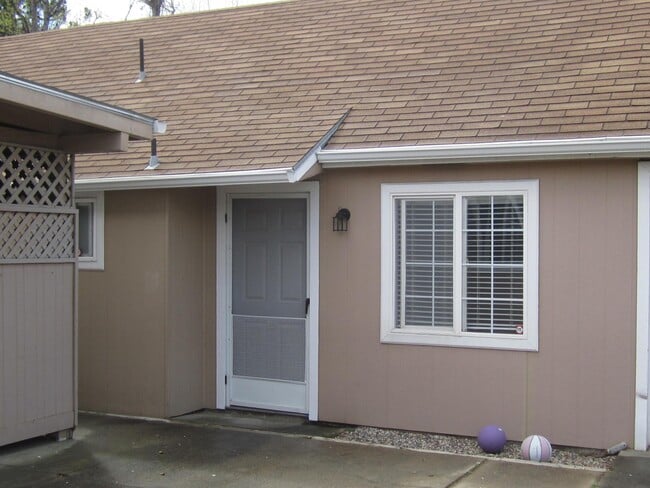 825 Camden Ave in Campbell, CA - Building Photo - Building Photo