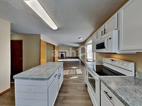 1163 Tarragon Dr in Marysville, OH - Building Photo - Building Photo