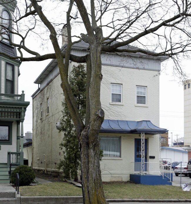 424 E Wayne St in Fort Wayne, IN - Foto de edificio - Building Photo