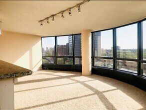 5415 N Sheridan Rd, Unit 911 in Chicago, IL - Building Photo - Building Photo