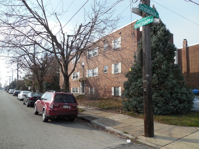 6136 Bingham St in Philadelphia, PA - Foto de edificio - Building Photo