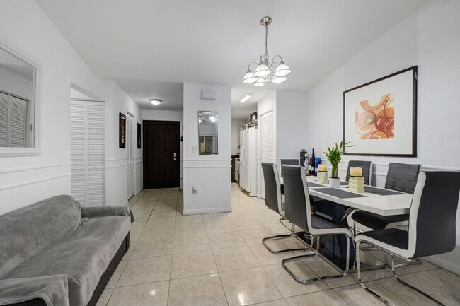 5310 SW 138th Pl in Miami, FL - Building Photo - Building Photo