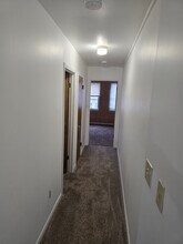 112 Kent St, Unit 1 in Portland, MI - Building Photo - Building Photo