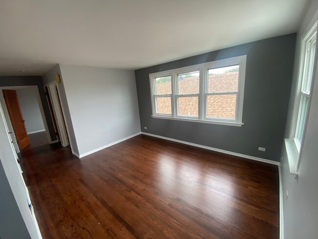1325 Clarence Ave, Unit 2