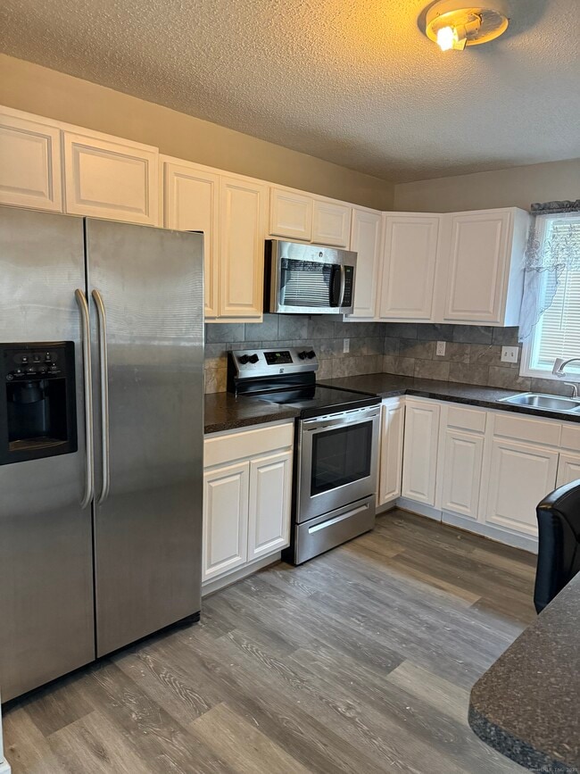 12 Harbison Ave in Hartford, CT - Building Photo - Building Photo