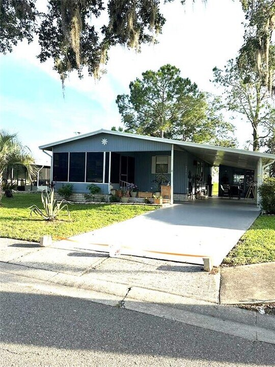 6456 Presidential Cir in Zephyrhills, FL - Building Photo