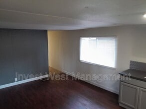 626 Silverbrook Rd in Randle, WA - Building Photo - Building Photo