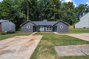 176 Timber Creek Ln SW in Marietta, GA - Building Photo