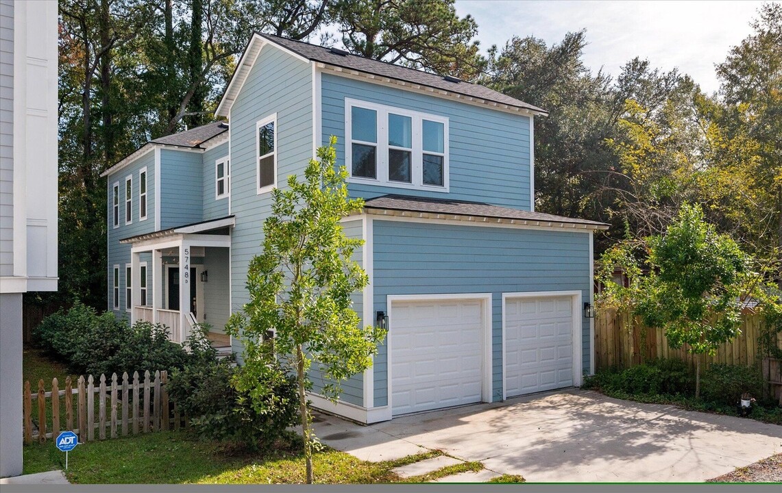 5748 Pilgrim Ave in Hanahan, SC - Building Photo