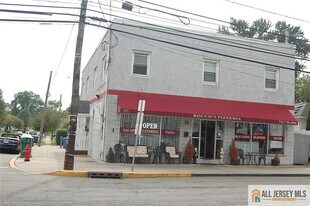 57 Avenel St in Woodbridge Township, NJ - Building Photo