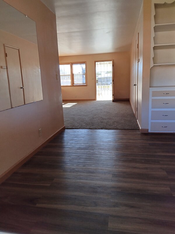 305 W Ave J 10 in Lancaster, CA - Building Photo - Building Photo