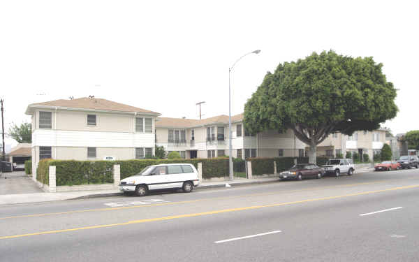 Barryman Apartments in Los Angeles, CA - Building Photo