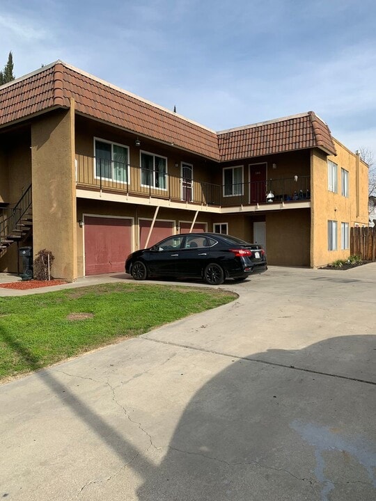 506-506 S Jack Tone Rd in Ripon, CA - Building Photo