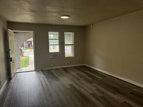 183 Bangor Dr in San Antonio, TX - Building Photo - Building Photo