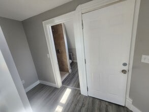 1449 Locust St in Dubuque, IA - Building Photo - Building Photo