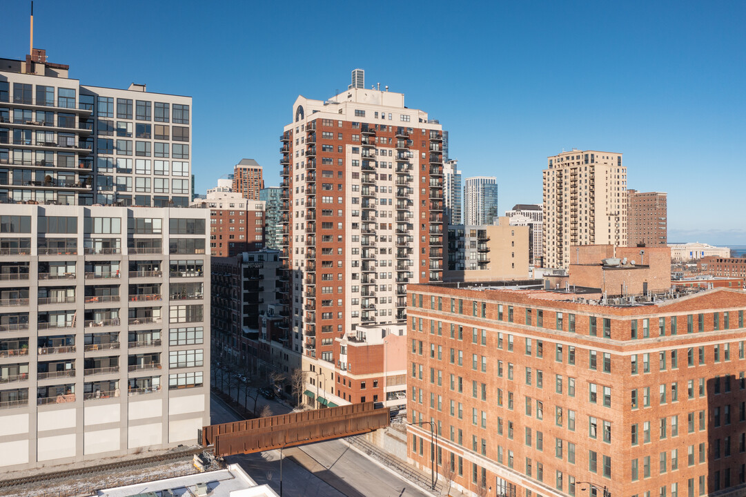 One East Fifteenth Place in Chicago, IL - Foto de edificio