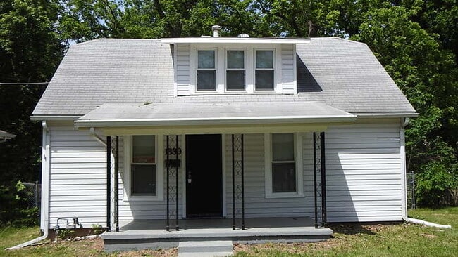 property at 1330 S Spring St